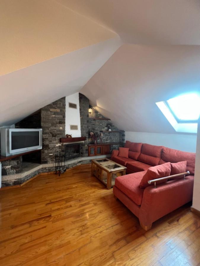 Appartement Precioso Duplex En Puigcerda Con Plaza De Parking Extérieur photo