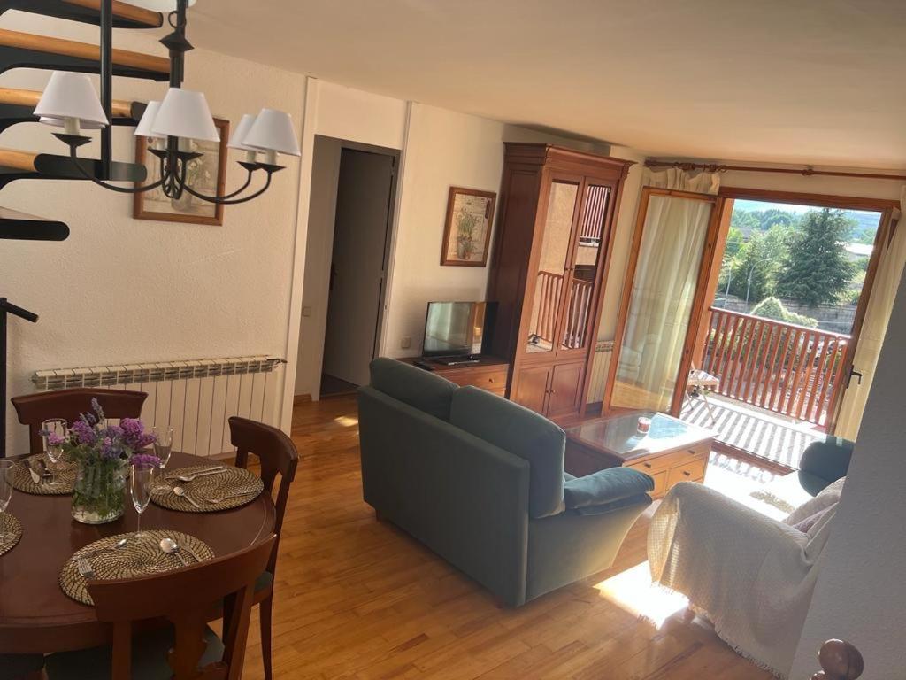 Appartement Precioso Duplex En Puigcerda Con Plaza De Parking Extérieur photo